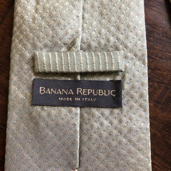 Banana Republic mens tie olive color - Picture 3 of 6